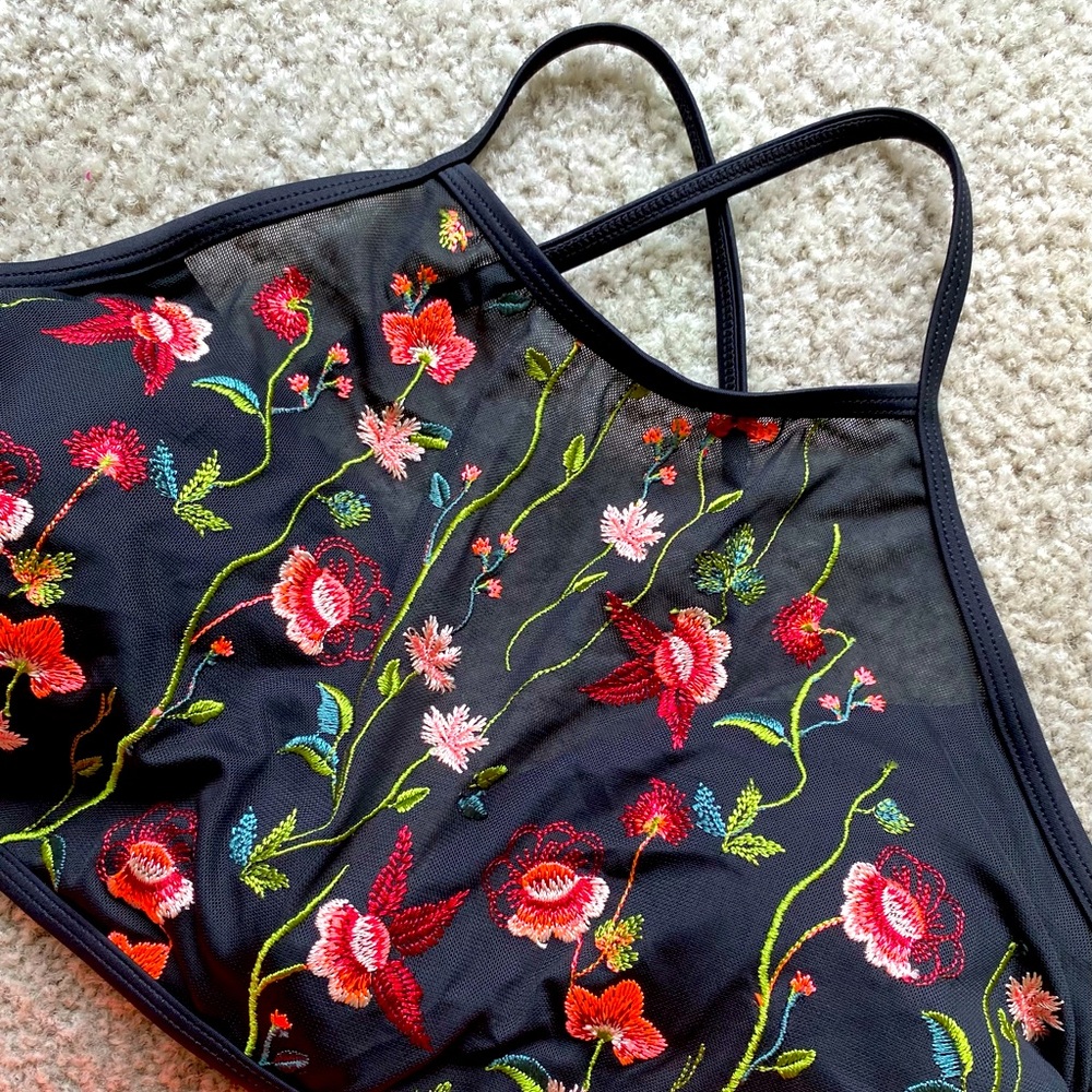 NWOT Bikini Top 🌺